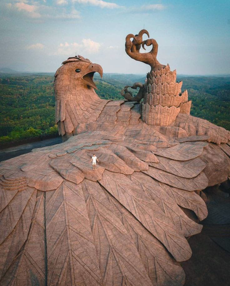 the great bird statue kerala